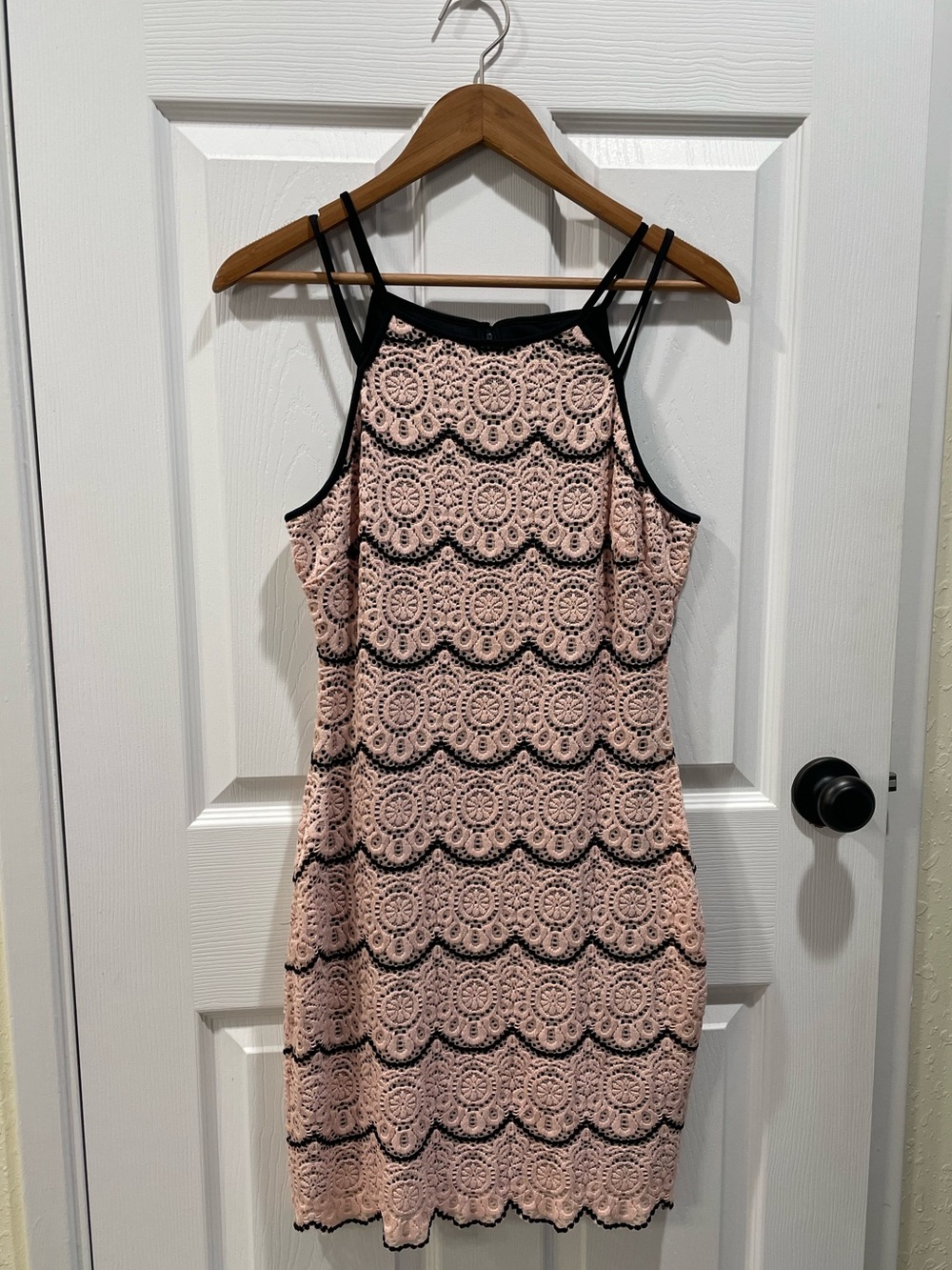 GUESS Blush Pink & Black Scalloped Crochet Lace Mini Dress 6